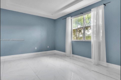 Townhouse in Miami, Florida 3 bedrooms, 162.86 sq.m. № 2244638 - photo 16