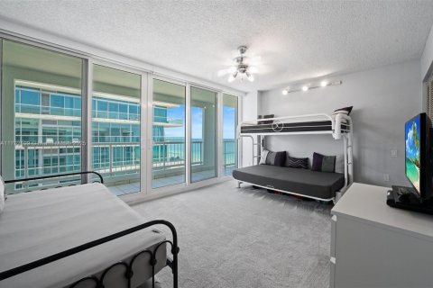 Copropriété à vendre à Surfside, Floride: 2 chambres, 118.64 m2 № 1743977 - photo 26