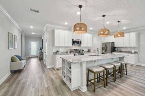 House in Spring Hill, Florida 3 bedrooms, 184.69 sq.m. № 2220010 - photo 5