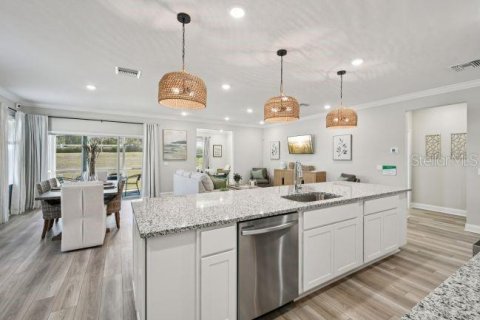 House in Spring Hill, Florida 3 bedrooms, 184.69 sq.m. № 2220010 - photo 7