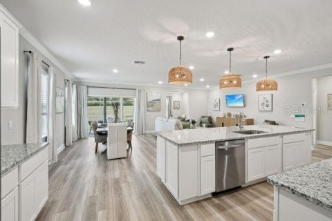 House in Spring Hill, Florida 3 bedrooms, 184.69 sq.m. № 2220010 - photo 8
