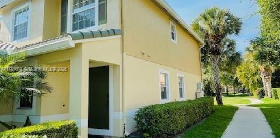 Townhouse in Boca Raton, Florida 3 bedrooms, 134.24 sq.m. № 1731069