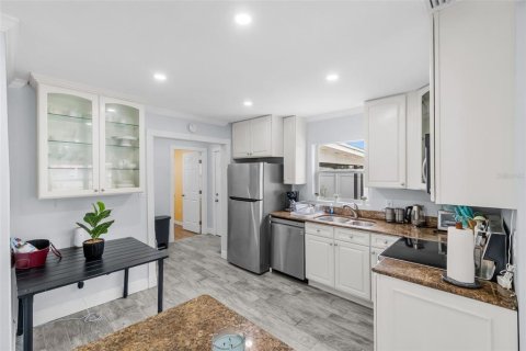 Casa en venta en Tampa, Florida, 3 dormitorios, 104.52 m2 № 2322537 - foto 14
