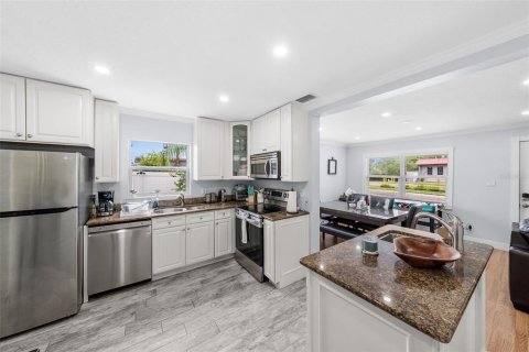 Casa en venta en Tampa, Florida, 3 dormitorios, 104.52 m2 № 2322537 - foto 16