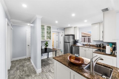 Casa en venta en Tampa, Florida, 3 dormitorios, 104.52 m2 № 2322537 - foto 13
