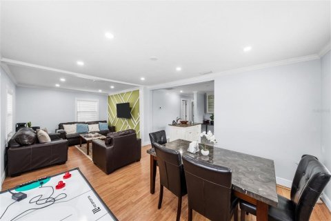 Casa en venta en Tampa, Florida, 3 dormitorios, 104.52 m2 № 2322537 - foto 12