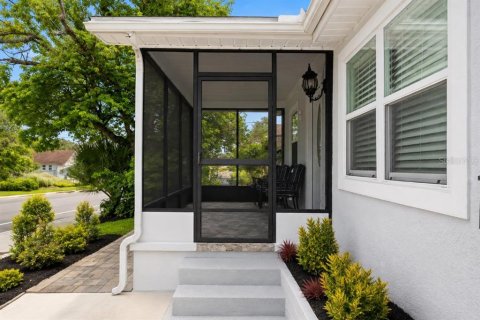 Casa en venta en Tampa, Florida, 3 dormitorios, 104.52 m2 № 2322537 - foto 3