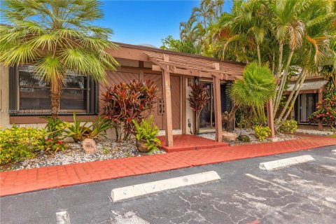 Touwnhouse à louer à Hallandale Beach, Floride: 2 chambres, 156.08 m2 № 1937527 - photo 8