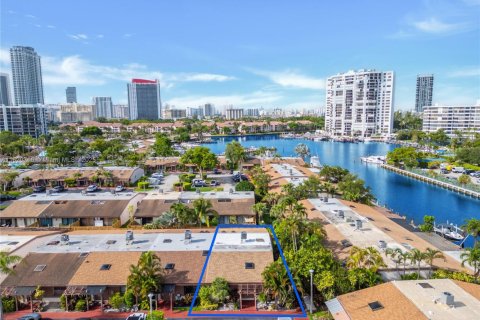 Touwnhouse à louer à Hallandale Beach, Floride: 2 chambres, 156.08 m2 № 1937527 - photo 5
