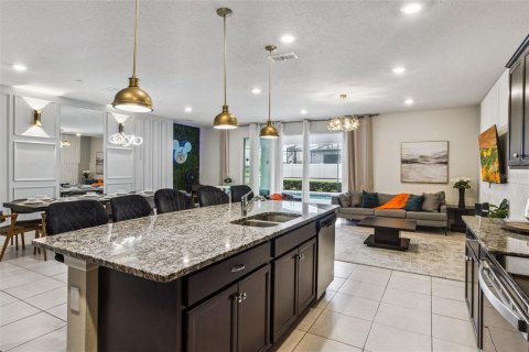 Villa ou maison à vendre à Davenport, Floride: 10 chambres, 408.68 m2 № 2143191 - photo 10