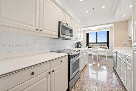 Купить кондоминиум в Ки-Бискейн, Флорида 2 спальни, 206.24м2, № 2007825 - фото 9