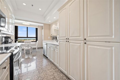 Купить кондоминиум в Ки-Бискейн, Флорида 2 спальни, 206.24м2, № 2007825 - фото 10