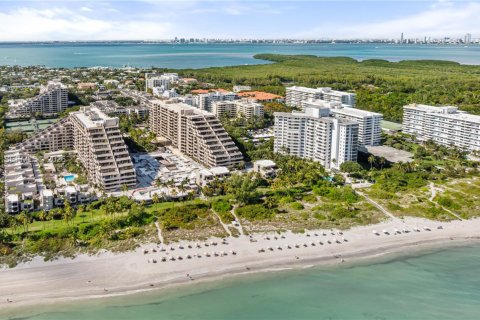 Купить кондоминиум в Ки-Бискейн, Флорида 2 спальни, 206.24м2, № 2007825 - фото 27