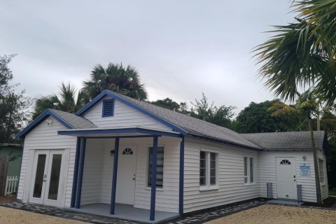 Casa en alquiler en West Palm Beach, Florida, 2 dormitorios, 98.48 m2 № 1186970 - foto 1
