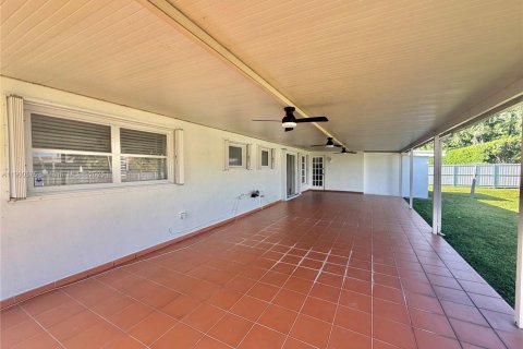 Снять в аренду виллу или дом в Майами, Флорида 3 спальни, 126.72м2, № 1953141 - фото 18