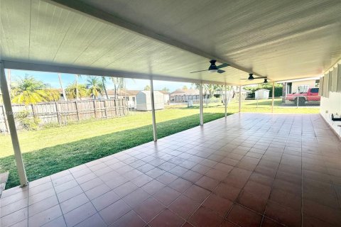 Снять в аренду виллу или дом в Майами, Флорида 3 спальни, 126.72м2, № 1953141 - фото 14