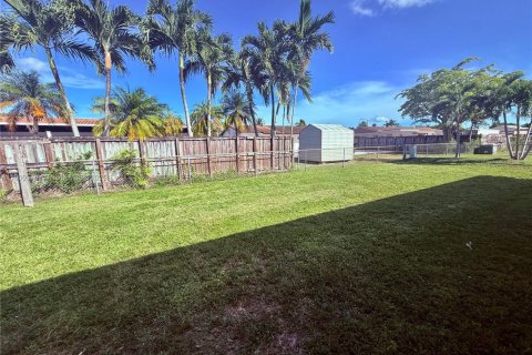 Снять в аренду виллу или дом в Майами, Флорида 3 спальни, 126.72м2, № 1953141 - фото 15