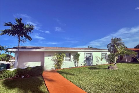 Снять в аренду виллу или дом в Майами, Флорида 3 спальни, 126.72м2, № 1953141 - фото 21