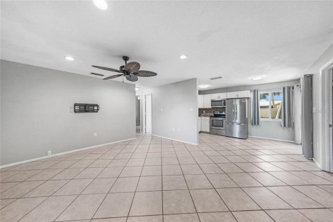 Casa en venta en Port Charlotte, Florida, 3 dormitorios, 102.19 m2 № 1902890 - foto 8