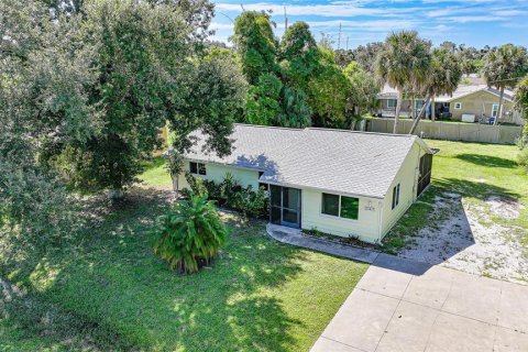 Casa en venta en Port Charlotte, Florida, 3 dormitorios, 102.19 m2 № 1902890 - foto 2