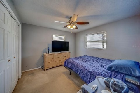 House in Seminole, Florida 3 bedrooms, 133.87 sq.m. № 1644450 - photo 25
