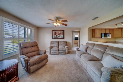 House in Seminole, Florida 3 bedrooms, 133.87 sq.m. № 1644450 - photo 4