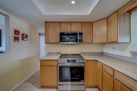 House in Seminole, Florida 3 bedrooms, 133.87 sq.m. № 1644450 - photo 14