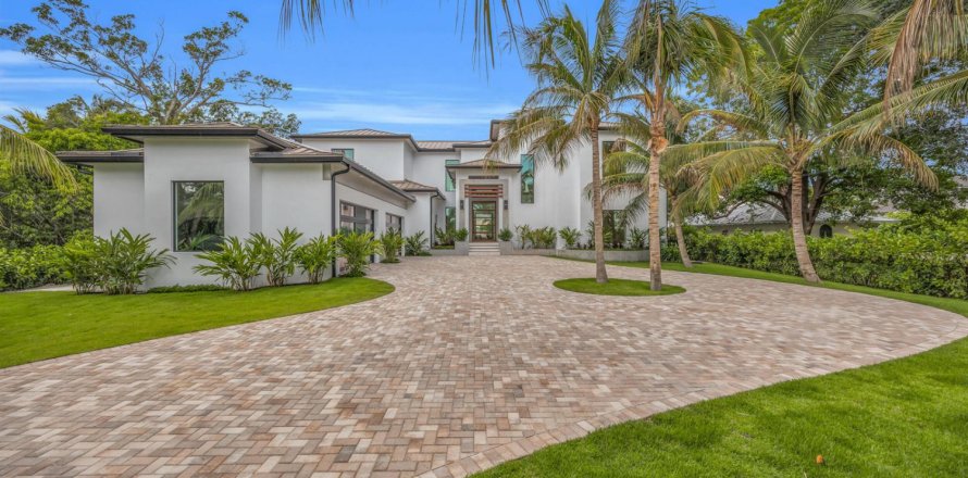 House in Tequesta, Florida 5 bedrooms, 693.42 sq.m. № 2242316