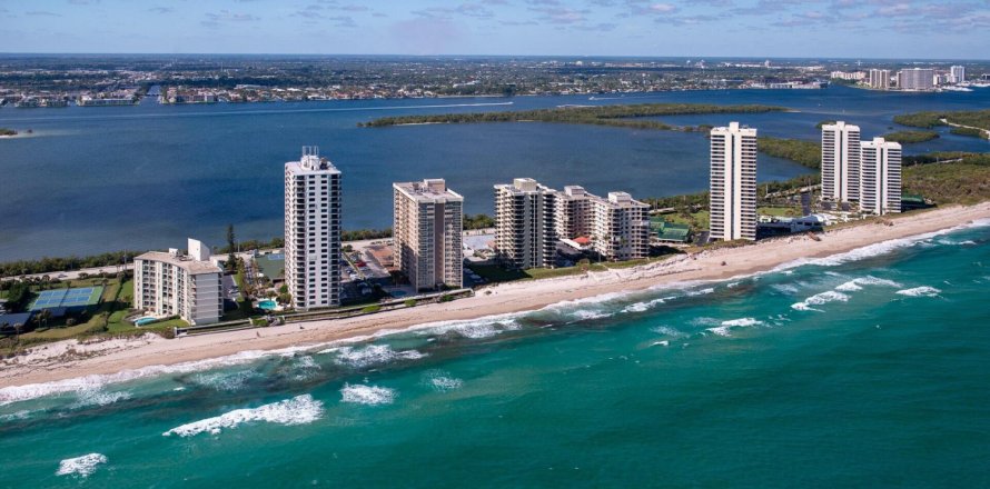 Condominio en Riviera Beach, Florida, 2 dormitorios  № 1151494
