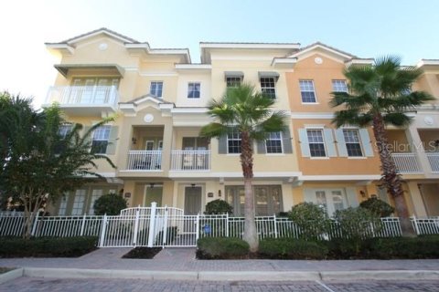 Adosado en alquiler en Lake Mary, Florida, 3 dormitorios, 213.21 m2 № 1837312 - foto 1