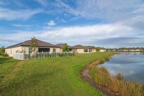 Villa ou maison à louer à St. Lucie, Floride: 3 chambres, 143.26 m2 № 2085875 - photo 10