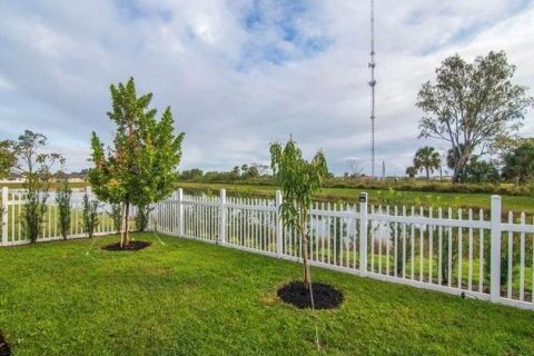 Villa ou maison à louer à St. Lucie, Floride: 3 chambres, 143.26 m2 № 2085875 - photo 9