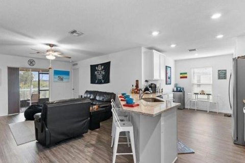 Villa ou maison à louer à St. Lucie, Floride: 3 chambres, 143.26 m2 № 2085875 - photo 4
