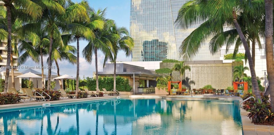 Condominio en Miami, Florida, 2 dormitorios  № 1952006