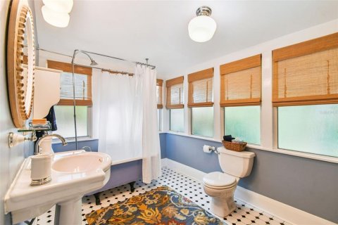 House in Tampa, Florida 2 bedrooms, 103.31 sq.m. № 1886275 - photo 19
