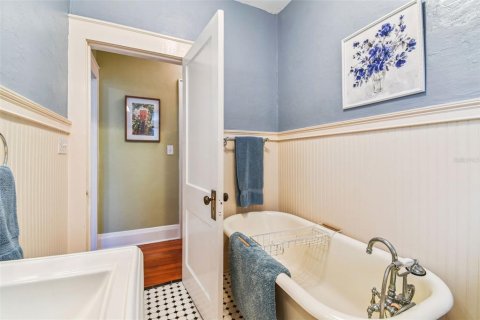 House in Tampa, Florida 2 bedrooms, 103.31 sq.m. № 1886275 - photo 17