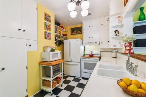 House in Tampa, Florida 2 bedrooms, 103.31 sq.m. № 1886275 - photo 24