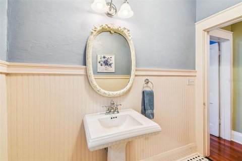 House in Tampa, Florida 2 bedrooms, 103.31 sq.m. № 1886275 - photo 16