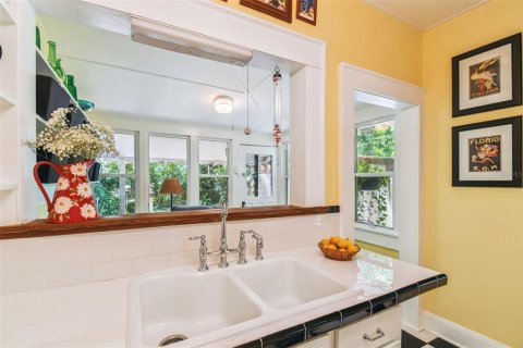 House in Tampa, Florida 2 bedrooms, 103.31 sq.m. № 1886275 - photo 27