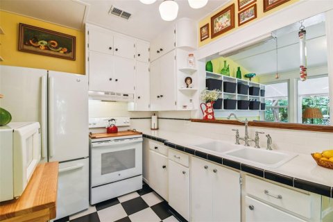 House in Tampa, Florida 2 bedrooms, 103.31 sq.m. № 1886275 - photo 25
