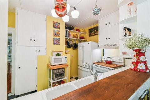 House in Tampa, Florida 2 bedrooms, 103.31 sq.m. № 1886275 - photo 30