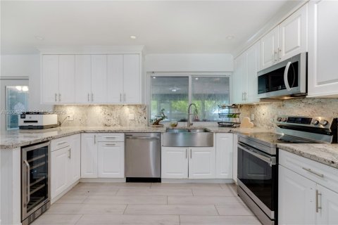 Villa ou maison à vendre à Homestead, Floride: 3 chambres, 223.62 m2 № 2068428 - photo 10