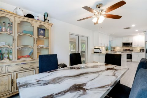 Villa ou maison à vendre à Homestead, Floride: 3 chambres, 223.62 m2 № 2068428 - photo 14