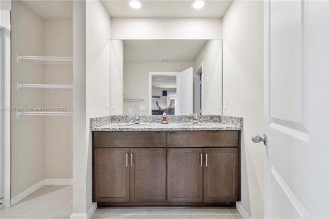 Touwnhouse à vendre à Mangonia Park, Floride: 3 chambres, 163.32 m2 № 1781433 - photo 13