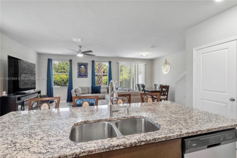 Touwnhouse à vendre à Mangonia Park, Floride: 3 chambres, 163.32 m2 № 1781433 - photo 8