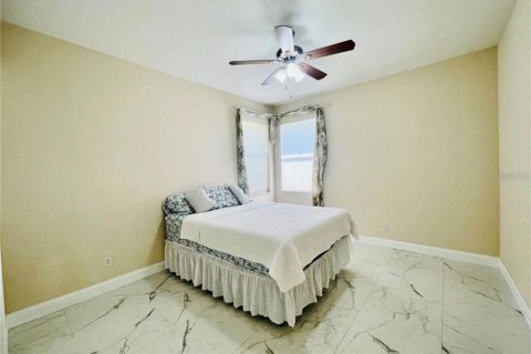 Villa ou maison à louer à Sarasota, Floride: 3 chambres, 184.6 m2 № 2426885 - photo 13