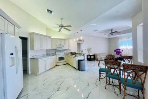 Villa ou maison à louer à Sarasota, Floride: 3 chambres, 184.6 m2 № 2426885 - photo 8