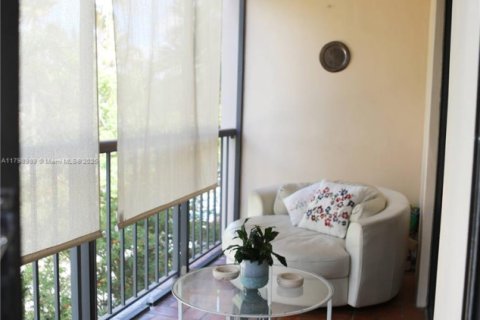 Condo in Key Biscayne, Florida, 1 bedroom  № 1937608 - photo 8
