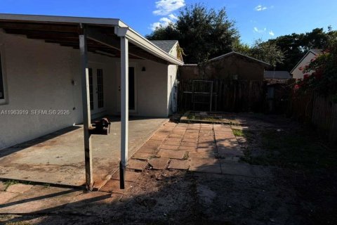 Villa ou maison à vendre à Greenacres, Floride: 2 chambres, 91.97 m2 № 2025379 - photo 13