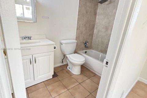 Villa ou maison à vendre à Greenacres, Floride: 2 chambres, 91.97 m2 № 2025379 - photo 7